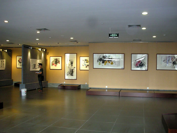 2013年宁波市华珍门艺术馆举办《丁保成书画展》