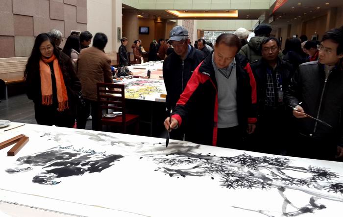 2013年《第六届全国当代著名花鸟画家作品展》笔会现场