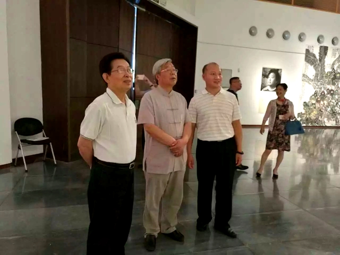 2016年东莞《齐鲁风上官超英画展》与中国美协秘书长李荣海先生